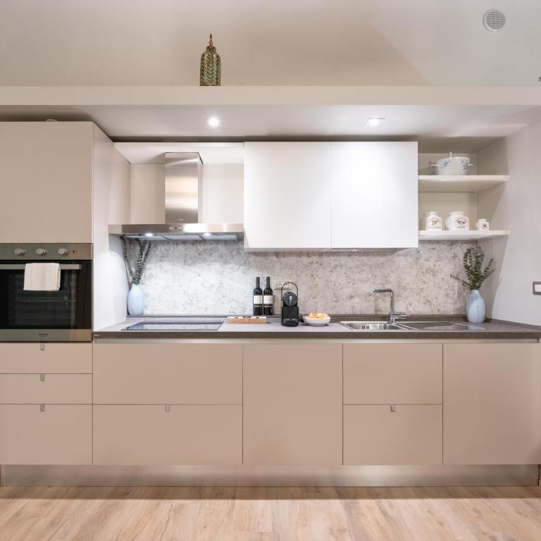Via Santa Reparata, 1 - 2nd floor - Stunning and Spacious 10 min to Historic Center - Appartamento con 2 Camere da Letto - 10