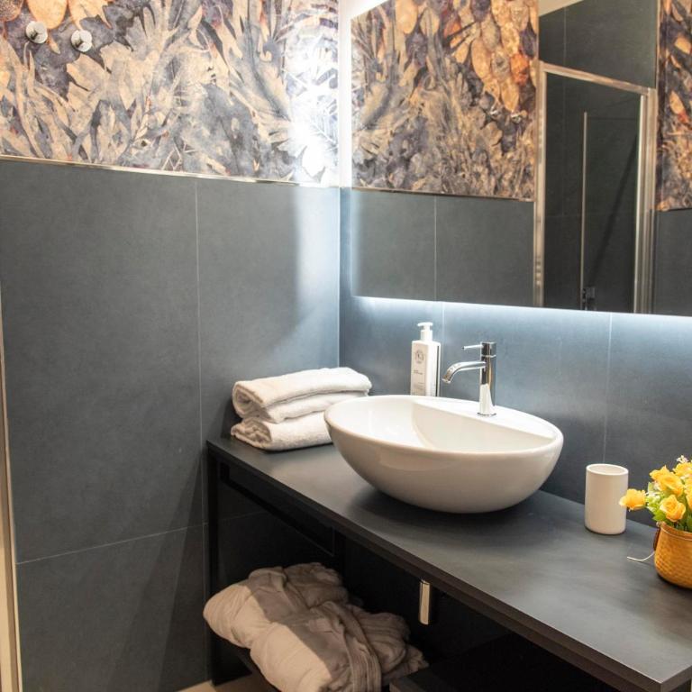 Adelaide Suite Dreams - Camera Deluxe - 16
