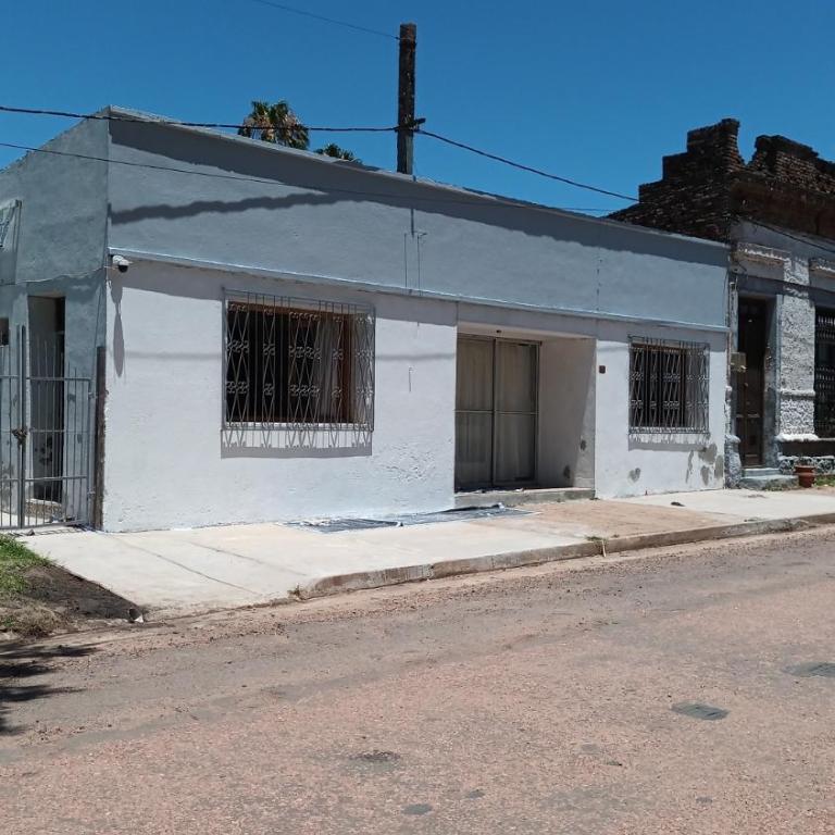 Amplia en centro de San Gregorio - Casa de 2 dormitorios - 1