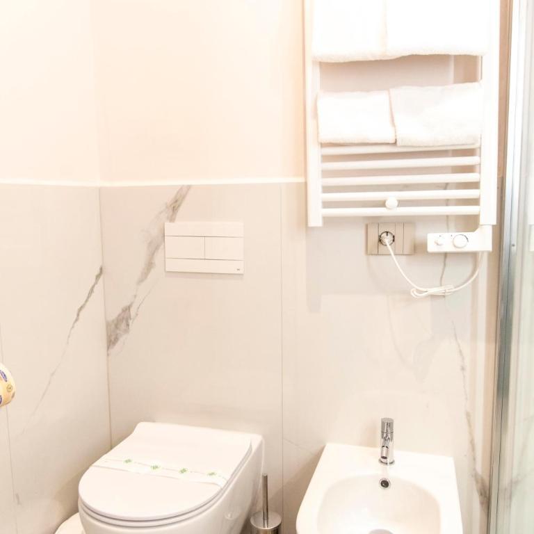 Adelaide Suite Dreams - Camera Tripla Luxury - 4