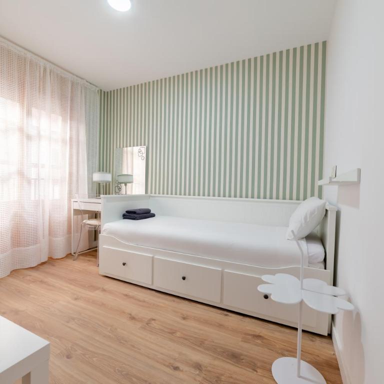 TrendyHomes Triunfo Albaicín - Two-Bedroom Apartment - 9