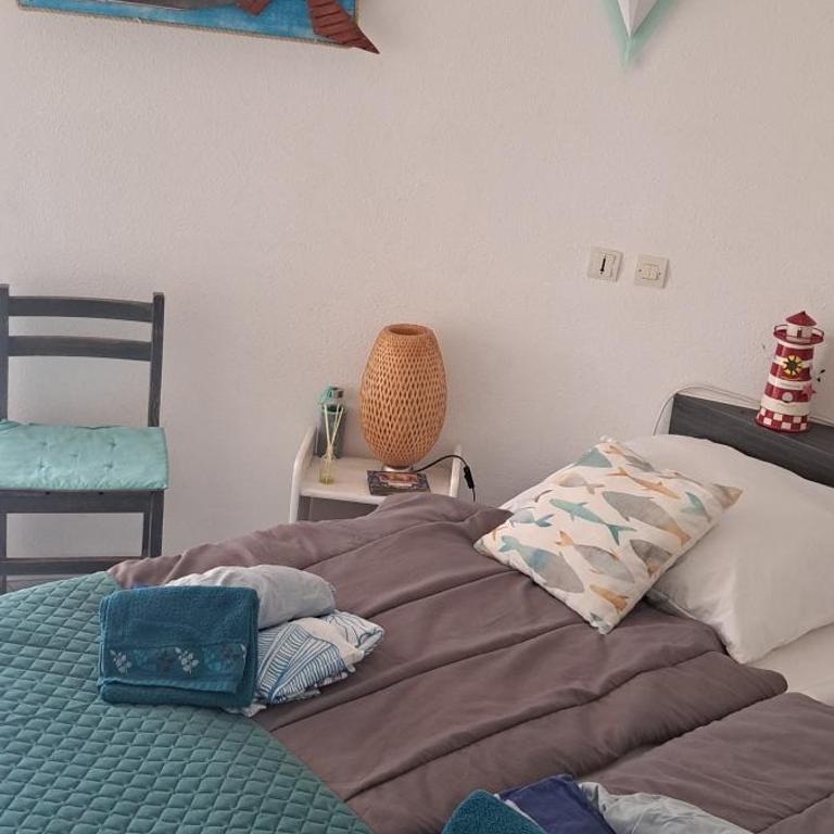 libre du 21 juin au 4 juillet venez prendre la fraîcheur en bord de lac et plage de Barcarès à 800m cabane rénovée 8 couchages possibles - Haus mit 3 Schlafzimmern - 79