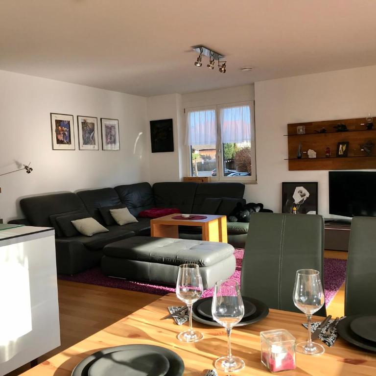 Ferienwohnung Central 1st floor - hochwertige Wohnung mit Balkon und Aufzug - Apartment with Balcony - 2
