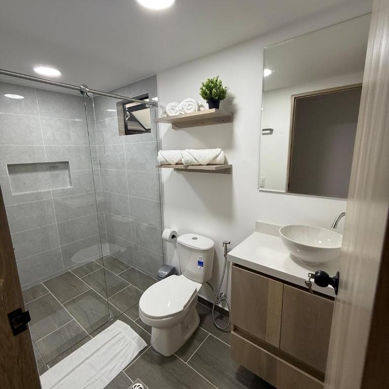 201New apartment perfect location Close to poblado - Two-Bedroom Apartment - 7