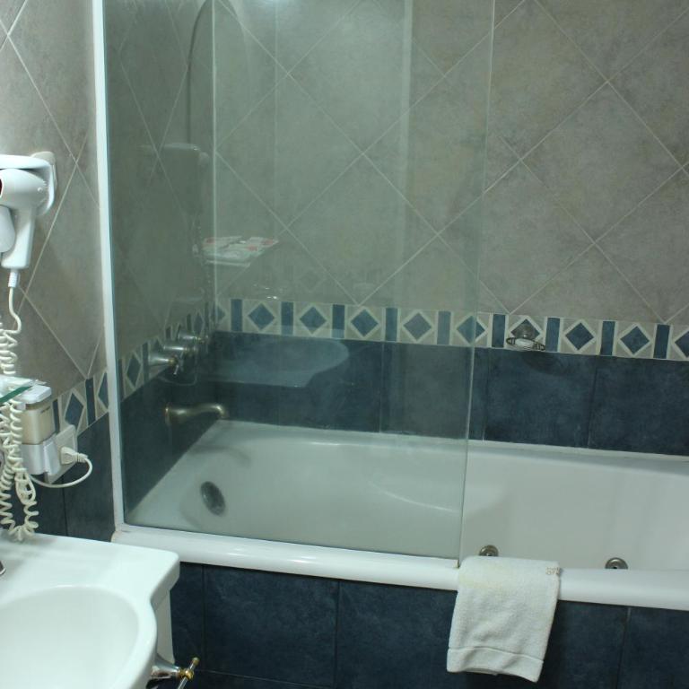 Hotel Arenas - Habitación Triple Clásica - 2