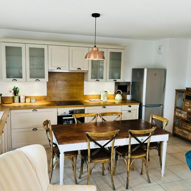 Sweet & Charm for this cozy appt in Saint-Julien - Appartement 2 Chambres - 17