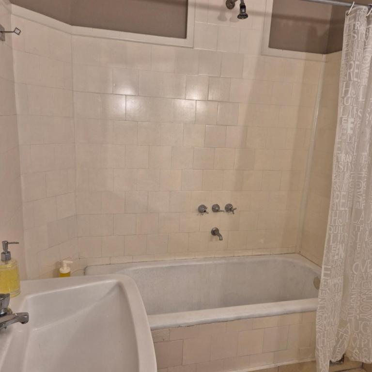 Excelente ubicación, frente a Plaza Independencia - Apartamento de 2 dormitorios - 11