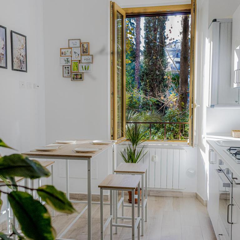 Green Garden - Double Room with Private Bathroom - 2