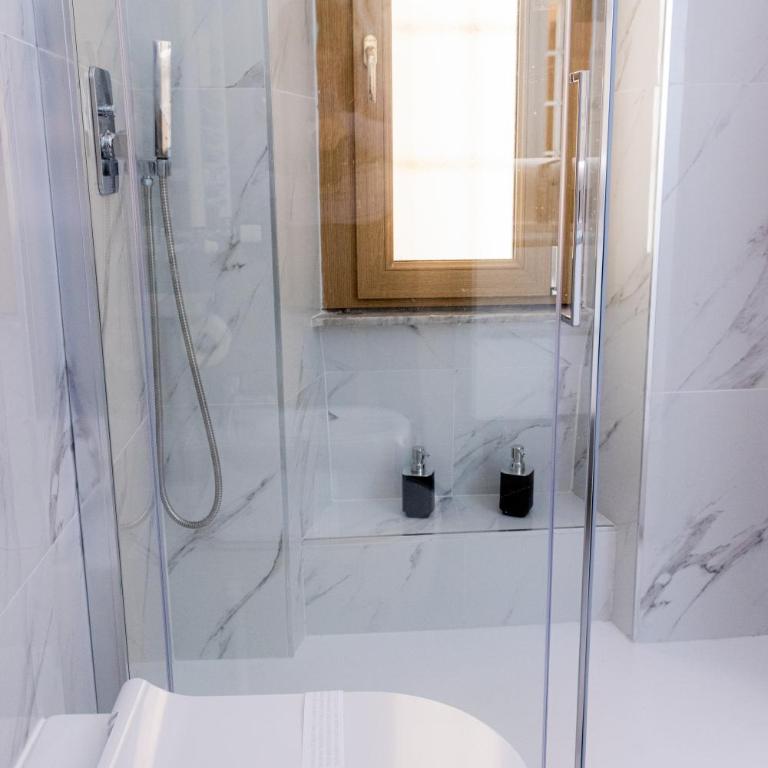 Green Garden - Double Room with Private Bathroom - 13