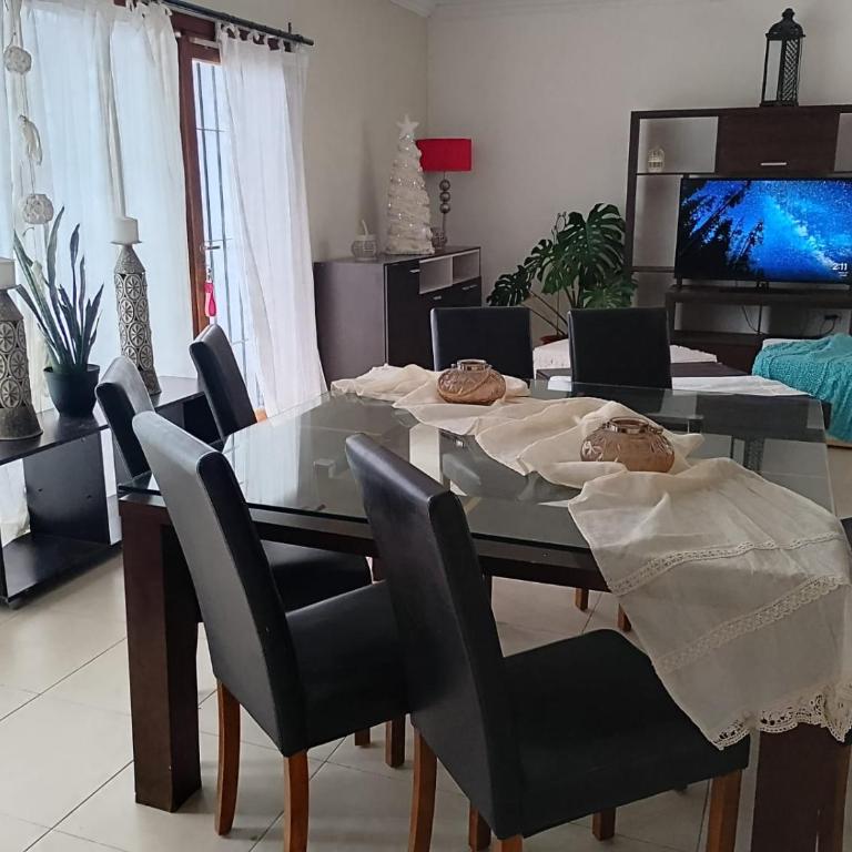 Tu casa ideal para el verano en Necochea cerca de la playa y del parque - Three-Bedroom House - 5