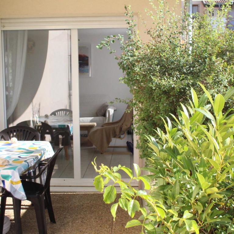 Appartement T3 classé trois étoiles au calme de plain-pied au centre Doussard avec vue sur montagne, lac Annecy à proximité - Two-Bedroom Apartment with Terrace - 18