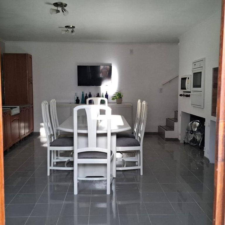 Casa de dos plantas en zona centro San José, Entre Ríos - Two-Bedroom Apartment - 4