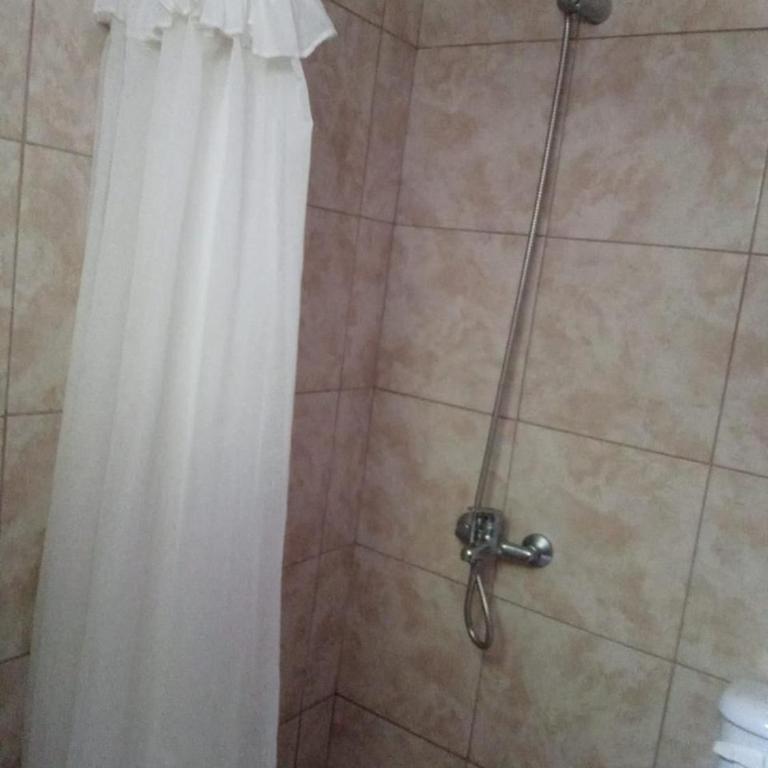 Los de Leon B - One-Bedroom Apartment - 8