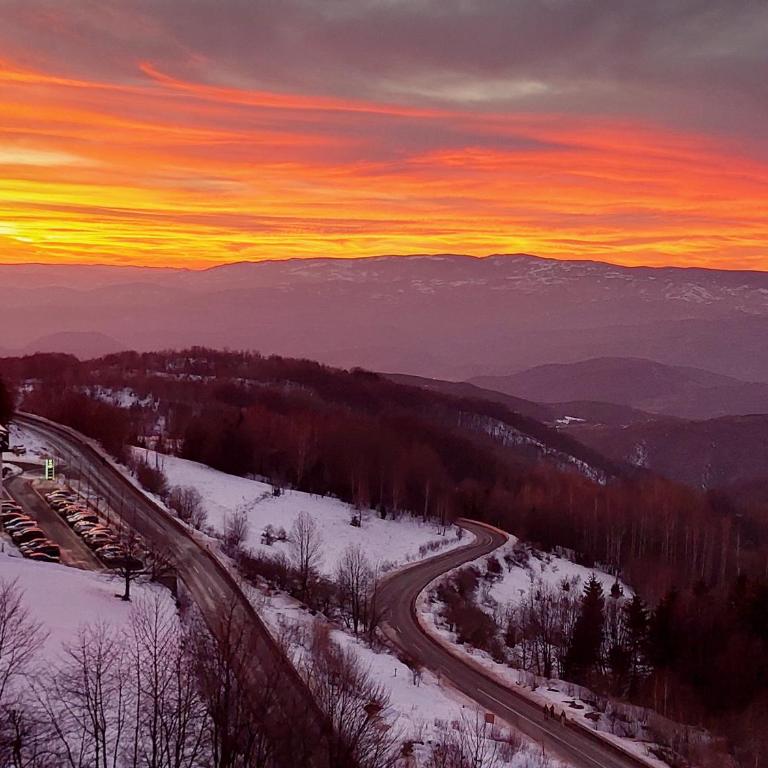 Sunset View Ski & Spa apartments Kopaonik - Studio with Mountain View - 3
