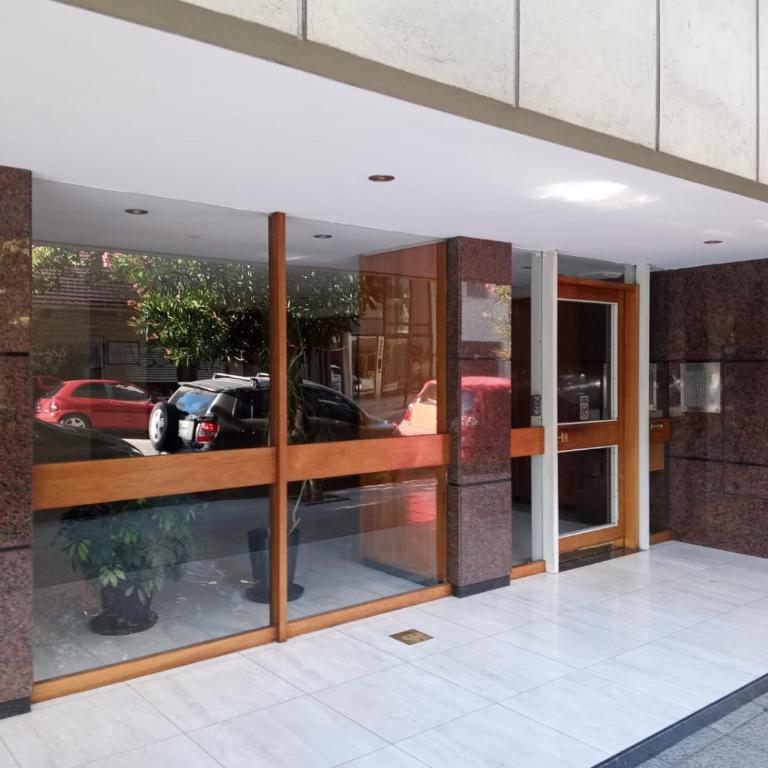 Muy luminoso al frente Opcional cochera - Apartamento de 1 dormitorio - 1