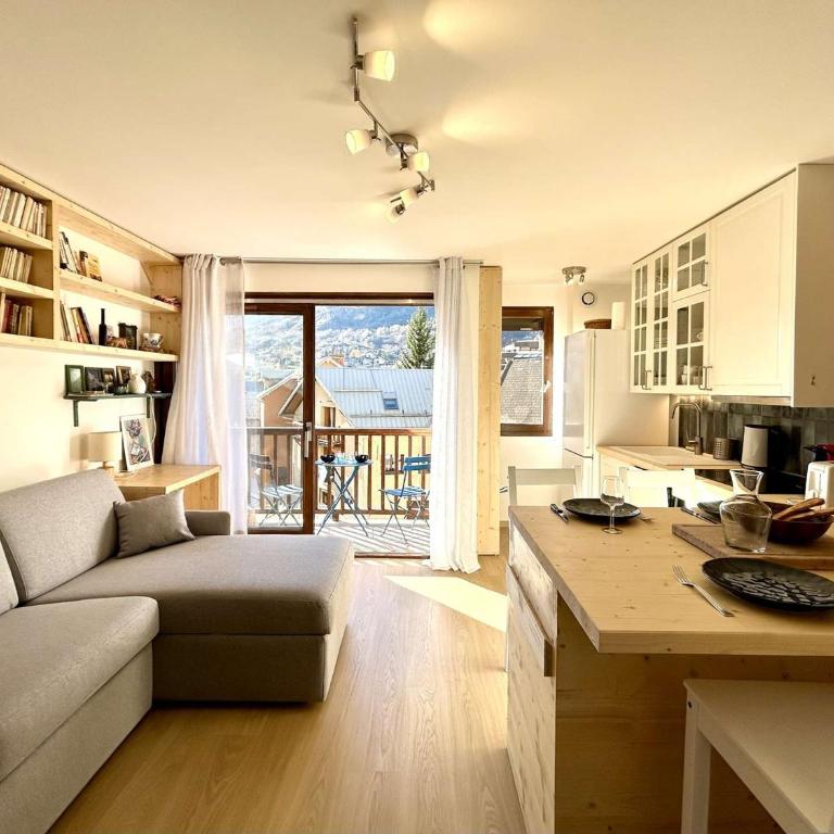 Studio rénové pour 4 pers avec balcon et parking à Briançon - FR-1-330C-149 - Appartement - 1