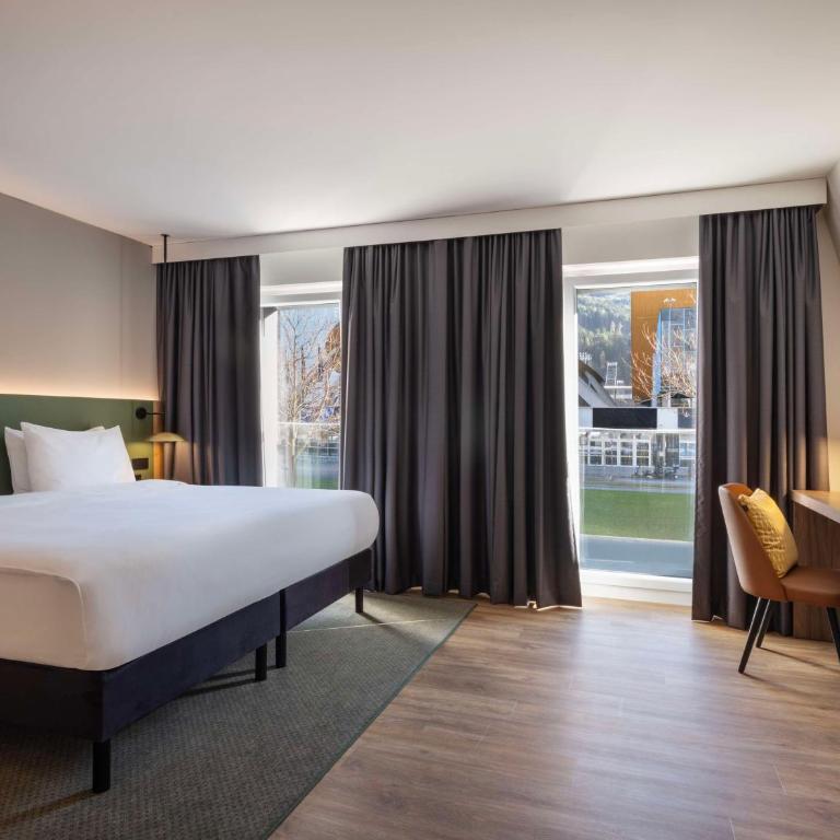 Hilton Garden Inn Innsbruck Tivoli - Zimmer mit Kingsize-Bett - barrierefrei - 3