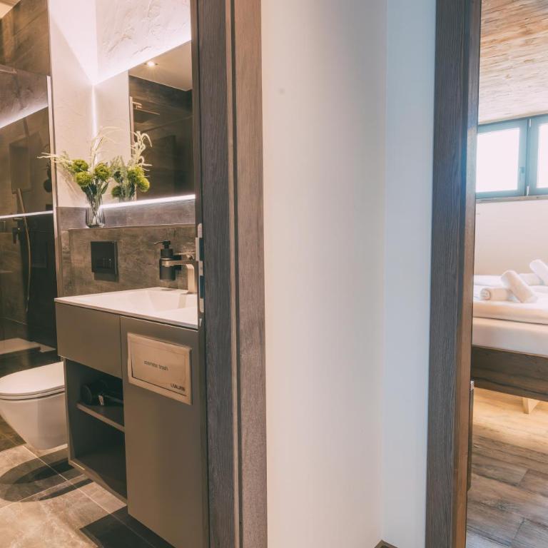LIVALPIN Chalet - with private Sauna & Whirlpool - Three-Bedroom Chalet with Sauna, Whirlpool and Mountain View - 38