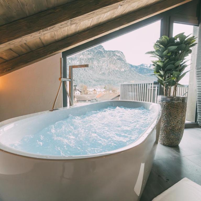 LIVALPIN Chalet - with private Sauna & Whirlpool - Three-Bedroom Chalet with Sauna, Whirlpool and Mountain View - 8
