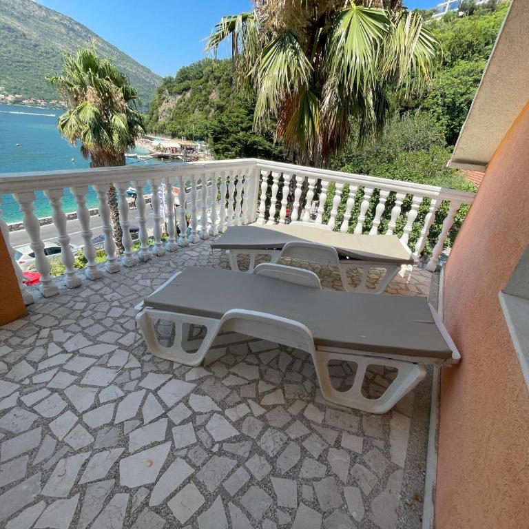 Apartments Lovcen - One-Bedroom Apartment - 3