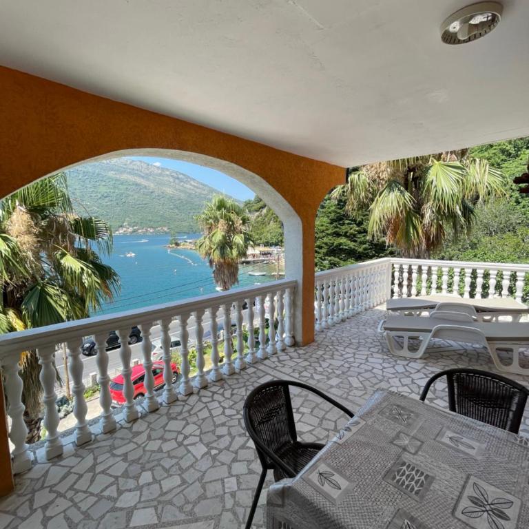 Apartments Lovcen - One-Bedroom Apartment - 4