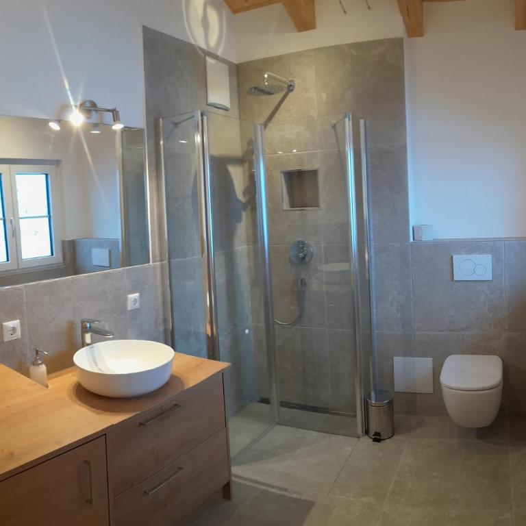 Ferienwohnung Streuobstwiese - Apartment mit 1 Schlafzimmer, Balkon und Bergblick - 8