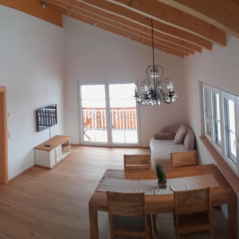 Ferienwohnung Streuobstwiese - Apartment mit 1 Schlafzimmer, Balkon und Bergblick - 4