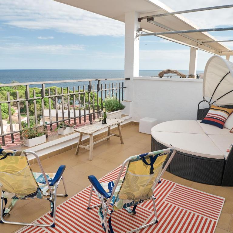 Beachfront Studio, Sea Views, Rooftop Terrace, Playa de Aro - Apartamento Estudio con vistas al mar - 1