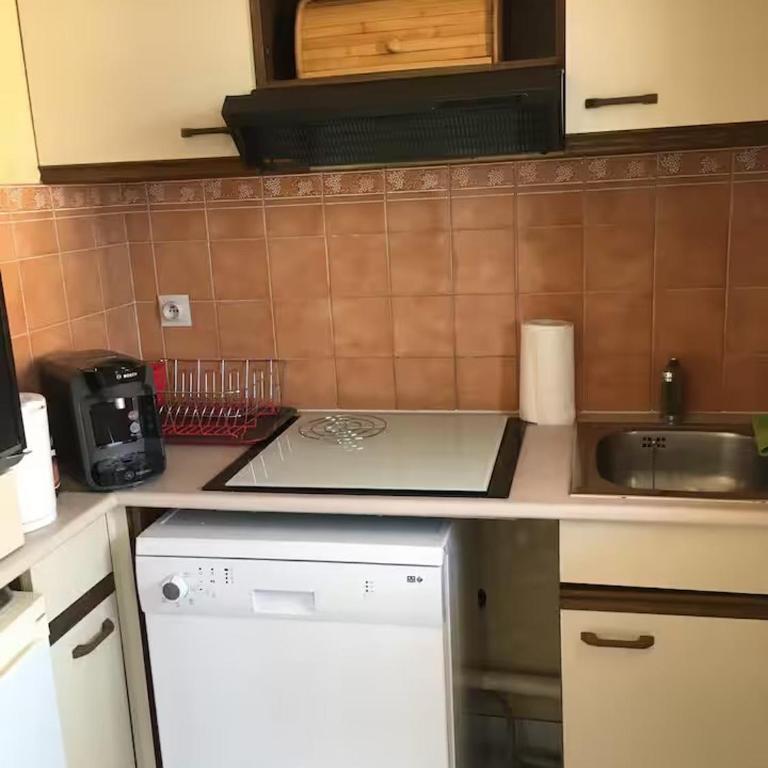 Fréjus, 200 m des plages appart f1 avec piscine - Apartment mit 1 Schlafzimmer - 4