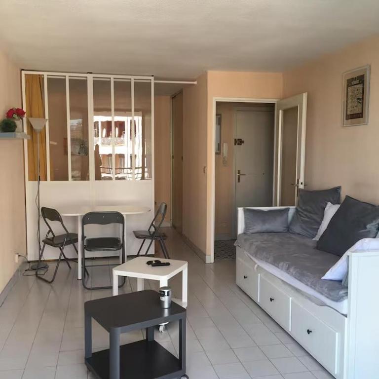 Fréjus, 200 m des plages appart f1 avec piscine - Apartment mit 1 Schlafzimmer - 7