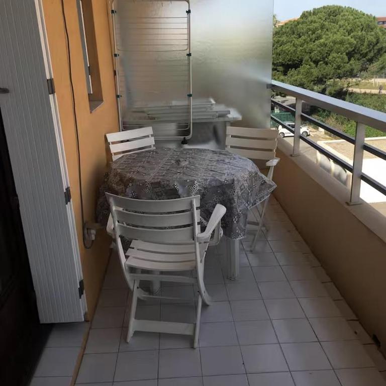 Fréjus, 200 m des plages appart f1 avec piscine - Apartment mit 1 Schlafzimmer - 8