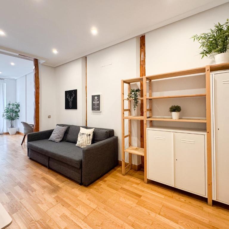 Casa de las letras - Apartment with Balcony - 5