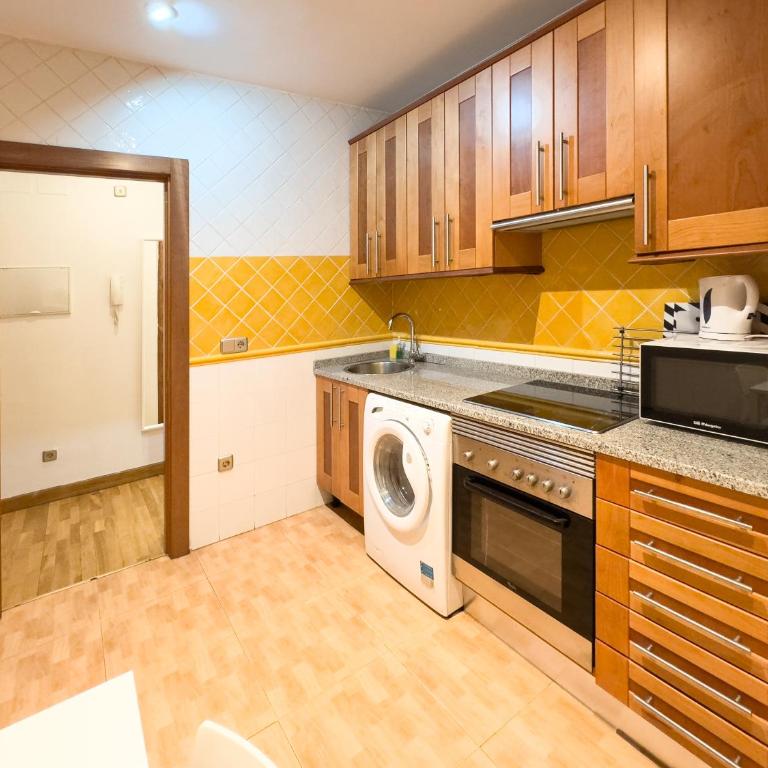 Casa de las letras - Apartment with Balcony - 15