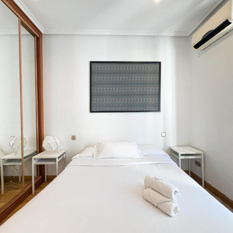 Casa de las letras - Apartment with Balcony - 16
