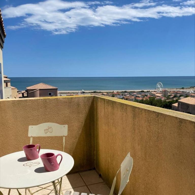 SP520-M344 Appartement 2 pièces SAINT PIERRE LA MER - Two-Bedroom Apartment - 1