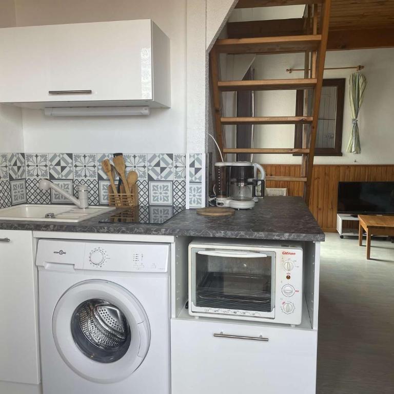 SP520-M344 Appartement 2 pièces SAINT PIERRE LA MER - Two-Bedroom Apartment - 2