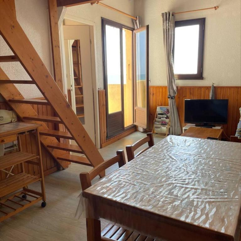 SP520-M344 Appartement 2 pièces SAINT PIERRE LA MER - Two-Bedroom Apartment - 4