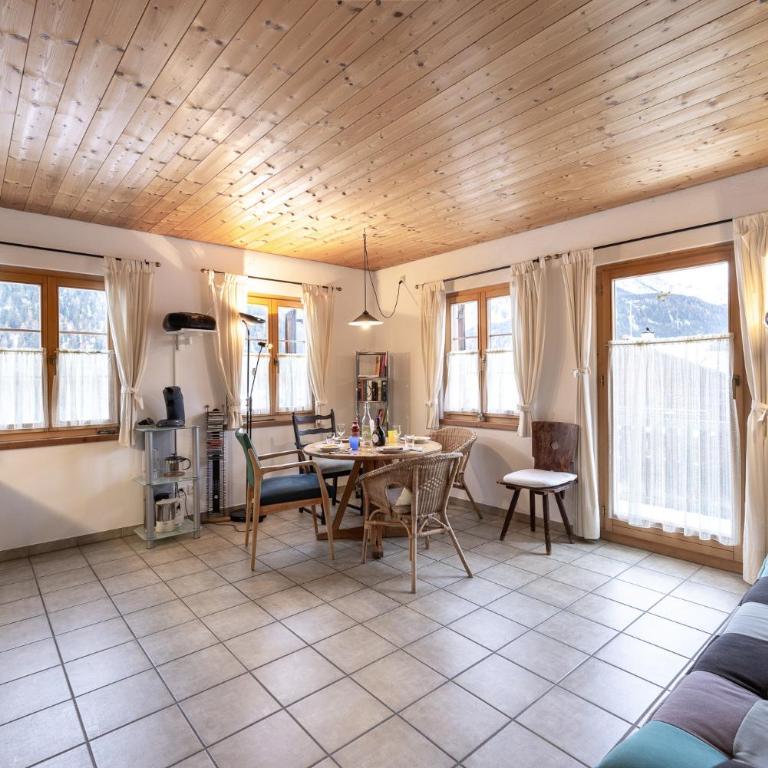 Chasa Stradun 203 - Apartment mit Balkon - 2