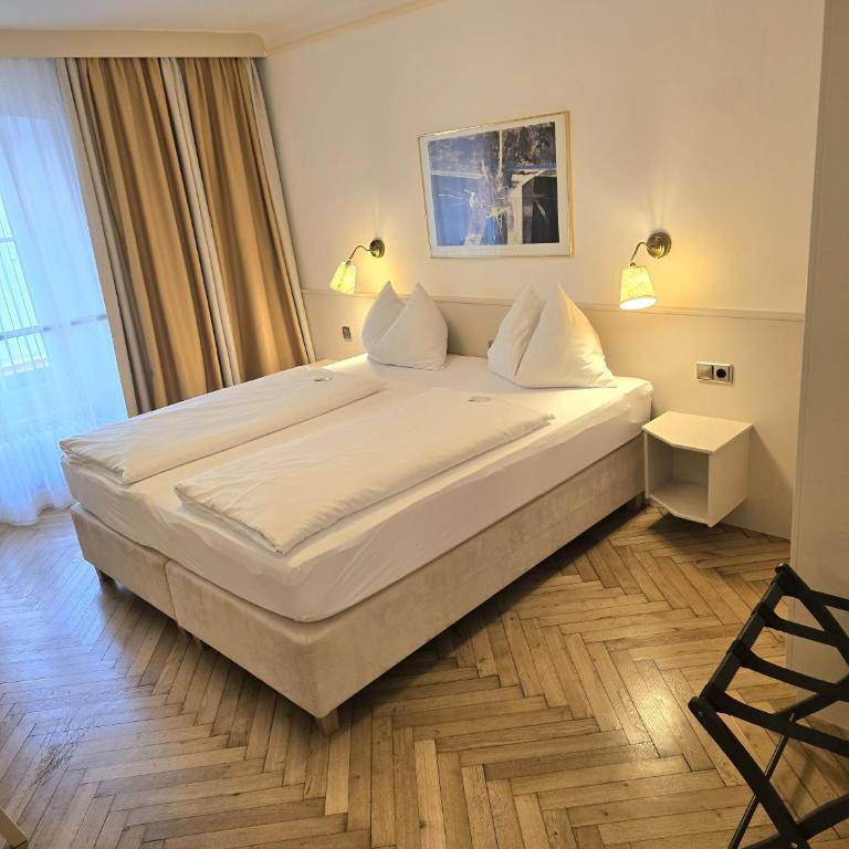 Boutique Hotel Goldenes Lamm Villach - Premium Doppelzimmer - 18