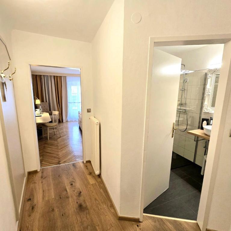 Boutique Hotel Goldenes Lamm Villach - Premium Doppelzimmer - 16