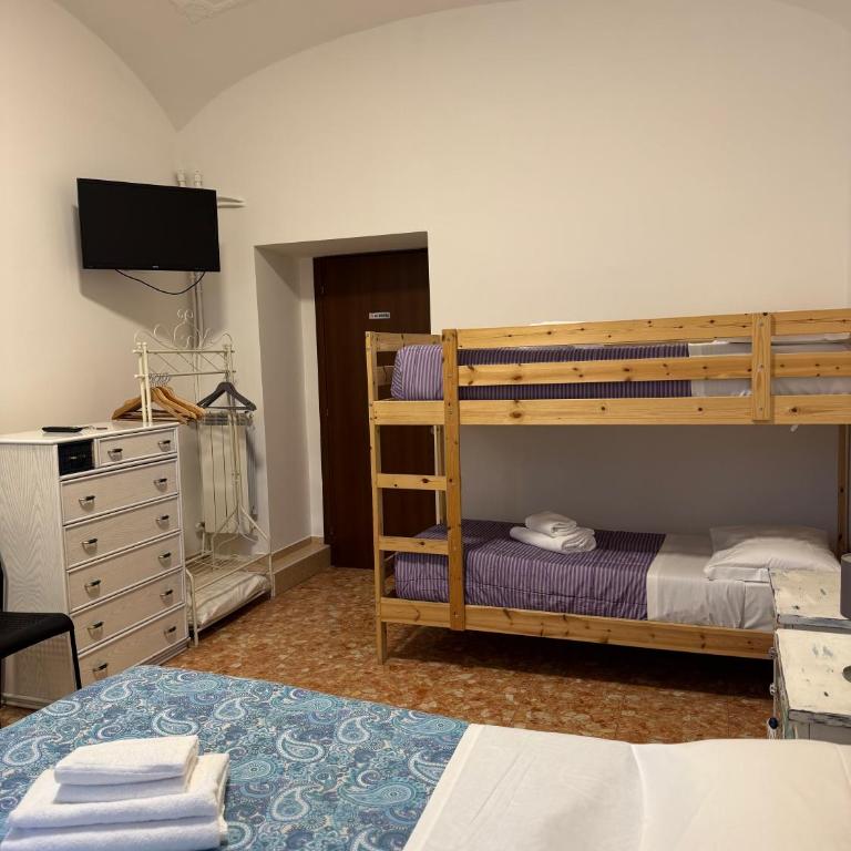 Silton's Rooms - Quadruple Room - 3