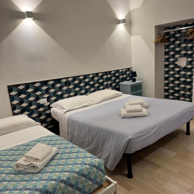 Silton's Rooms - Deluxe Double Room (2 Adults + 1 Child) - 2