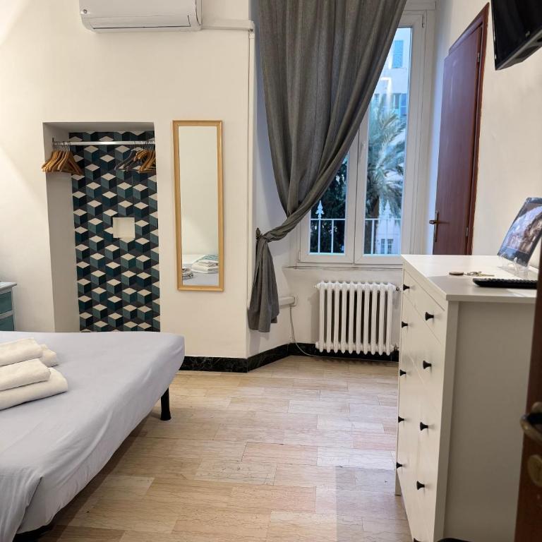 Silton's Rooms - Deluxe Double Room (2 Adults + 1 Child) - 4