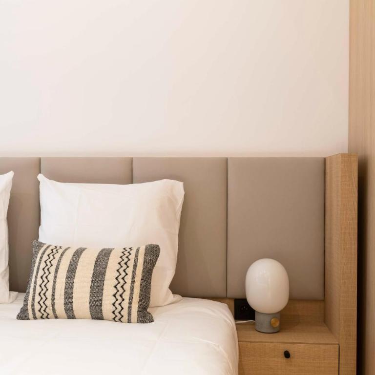 CENTRAL Hôtel Bordeaux Centre - Chambre Double avec Canapé-Lit (3 Adultes) - 7