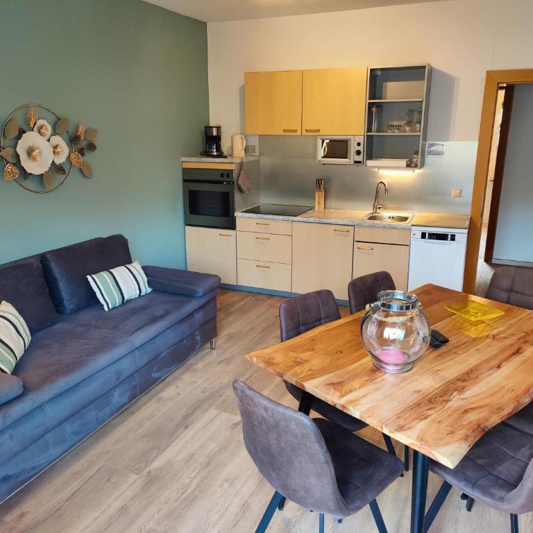 Pension Almhof - Apartment mit Blick auf die Berge - 10