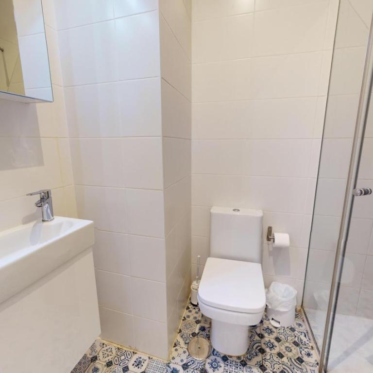 MyFlats Luxury City Center - Deluxe Two Bedroom Apartment with Balcony - 17