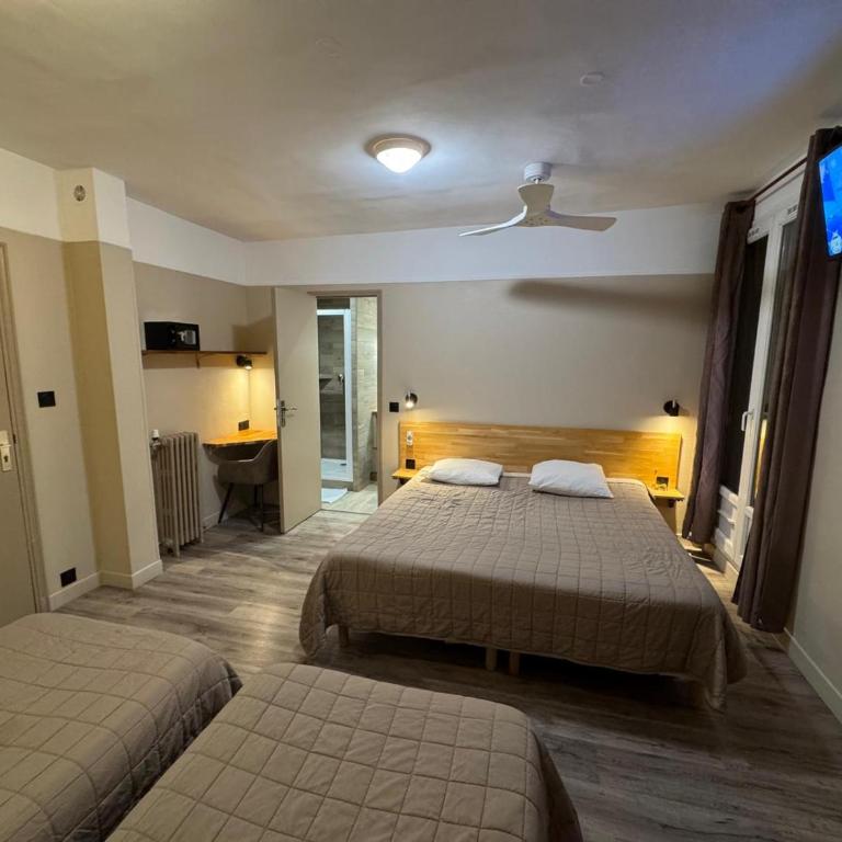 Angleterre Hotel - Chambre Quadruple - 12
