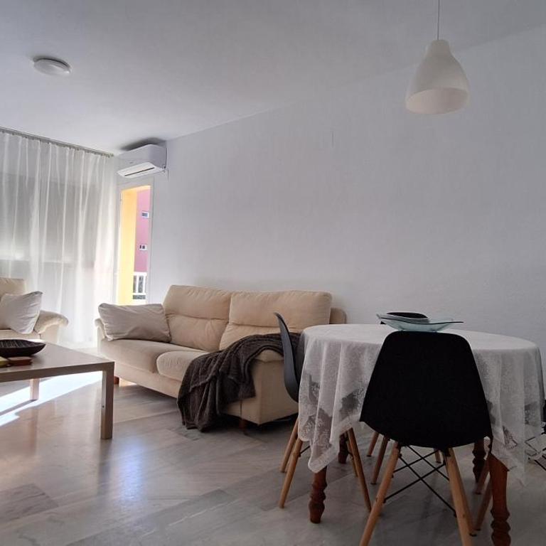 Apartment with sea view in Torremolinos - Apartamento de 2 dormitorios con balcón y vistas al mar - 4