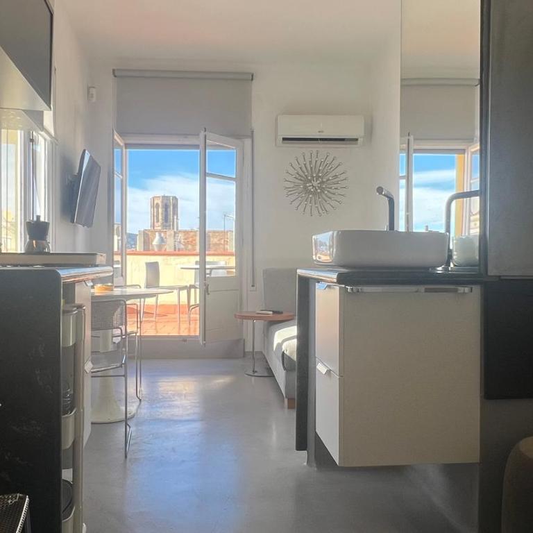 Top Studio with Terrace - One-Bedroom Apartment - 20