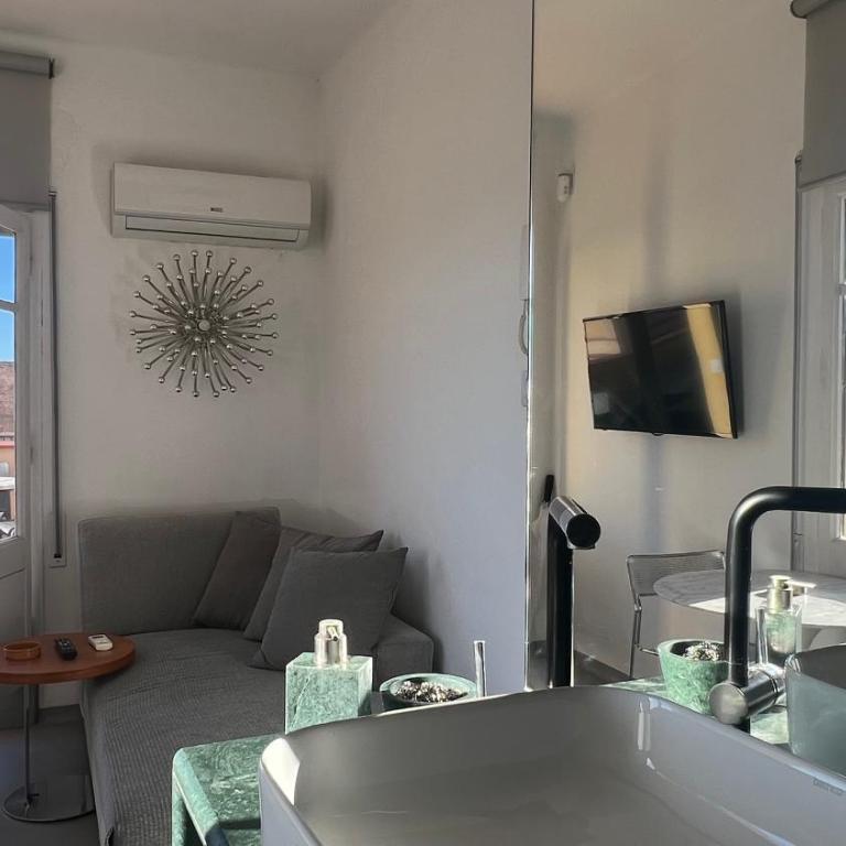 Top Studio with Terrace - One-Bedroom Apartment - 6